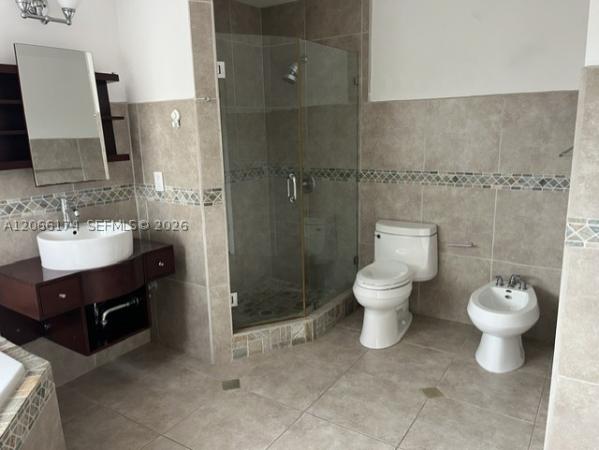 Cayman At Doral Isles, 11258 NW 59th Ter, Doral, Florida 33178, image 2