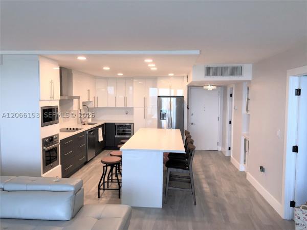Arlen Beach, 5701 Collins Ave #808, Miami Beach, Florida 33140, image 3