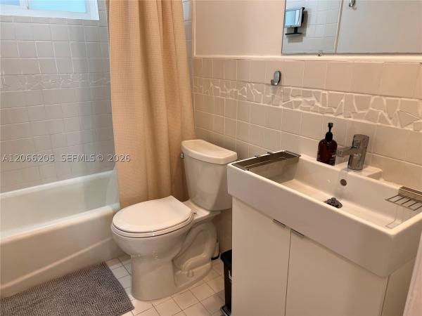 Galen Drive Area, 240 Galen Dr #302, Key Biscayne, Florida 33149, image 2