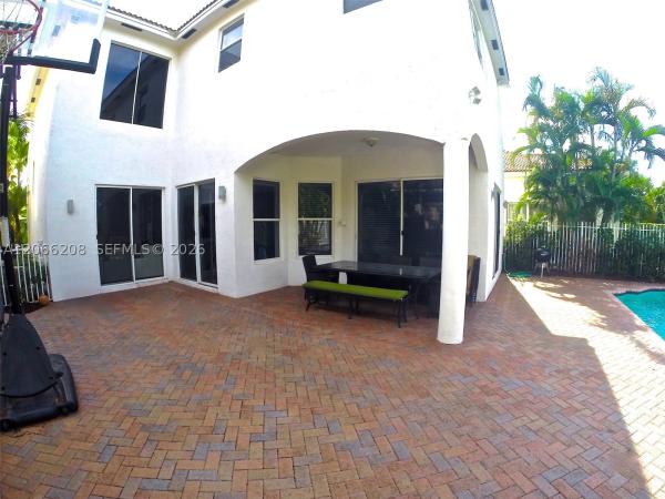 1675 NE 196th St, Unincorporated Dade County, Florida 33179, image 3