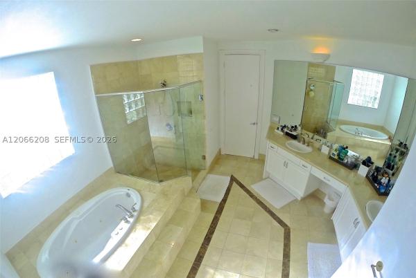 1675 NE 196th St, Unincorporated Dade County, Florida 33179, image 2