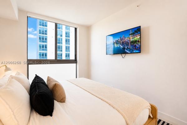 11 NE 6th St #212, Miami, Florida 33132, image 2