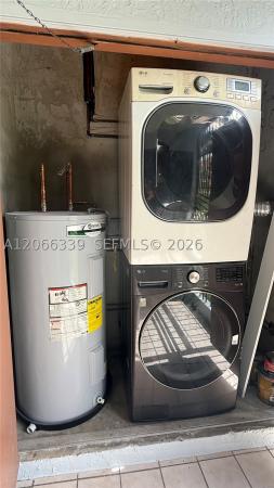 Lago Grande, 2750 W 63rd Pl #12-24, Hialeah, Florida 33016, image 1