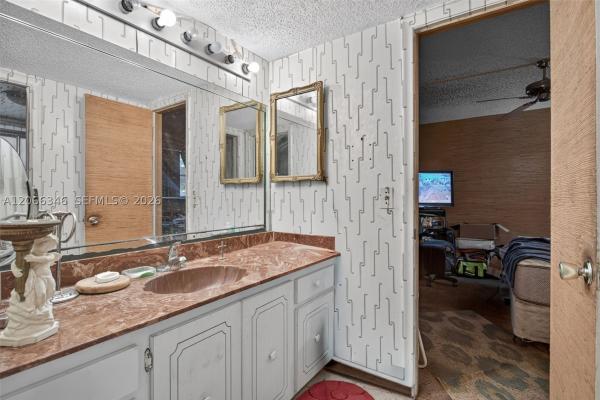 Las Vistas In Inverrary, 3772 Inverrary Blvd #101, Lauderhill, Florida 33319, image 2