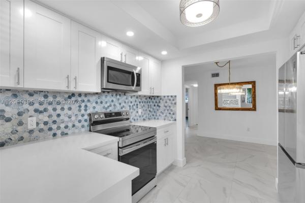 11960 NE 19th Dr #15, North Miami, Florida 33181, image 2