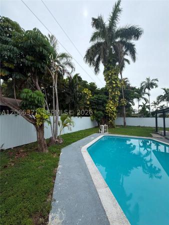 Bel Aire, 9934 SW 195th St, Cutler Bay, Florida 33157, image 2