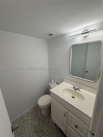 952 NE 199th St #4K, Unincorporated Dade County, Florida 33179, image 3