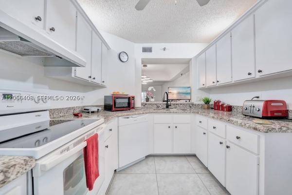 The Pines Of Boca Barwood, 23344 Carolwood Ln #201, Boca Raton, Florida 33428, image 2