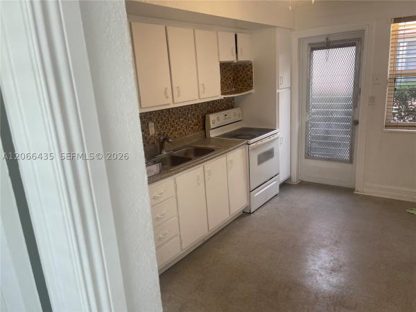 Poinsetta Park, 1400 N 16th Ave #2, Hollywood, Florida 33020, image 3