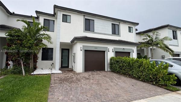 13642 SW 157th Pl, Unincorporated Dade County, Florida 33196, image 2