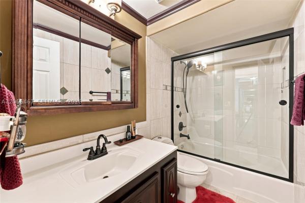 Lakeside Manor North, 5900 NW 17th Pl #203, Sunrise, Florida 33313, image 2