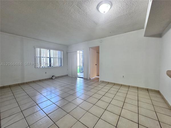 Lago Grande, 2740 W 63rd Pl #13-25, Hialeah, Florida 33016, image 1