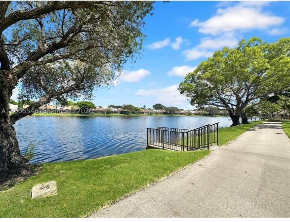 Colony Point, 901 Colony Point Cir #111, Pembroke Pines, Florida 33026, image 2