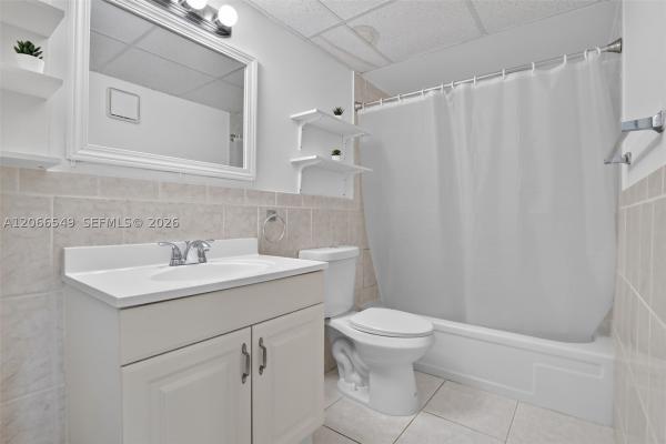 Racquet Club At Bonaventure, 220 Lakeview Dr #210, Weston, Florida 33326, image 2