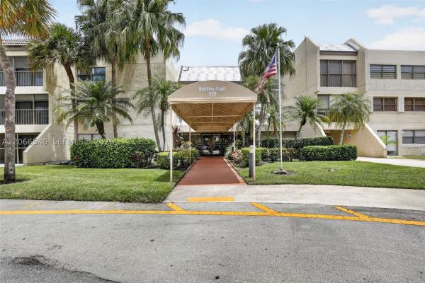 Racquet Club At Bonaventure, 220 Lakeview Dr #210, Weston, Florida 33326, image 3
