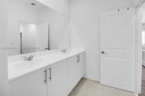 879 SE 26th Ter, Homestead, Florida 33035, image 2