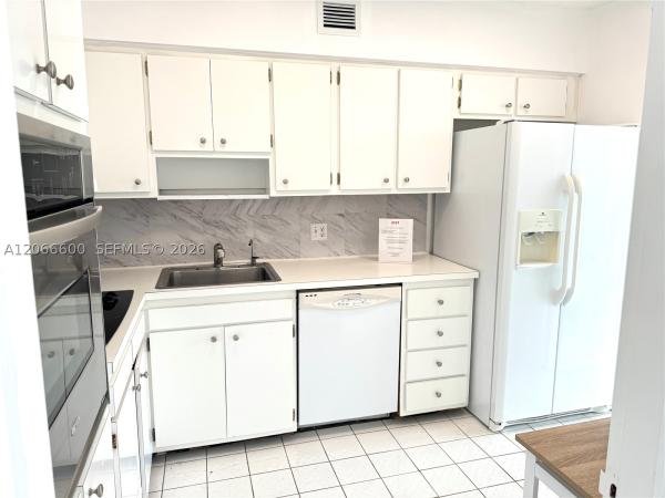 King Cole, 900 Bay Dr #523, Miami Beach, Florida 33141, image 2