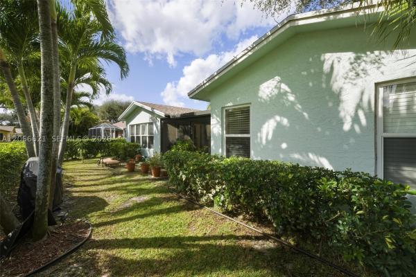 Greenbriar, 10308 Greenbriar Ct, Boca Raton, Florida 33498, image 2