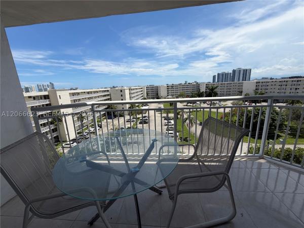 Del Prado, 18031 Biscayne Blvd #601-3, Aventura, Florida 33160, image 3
