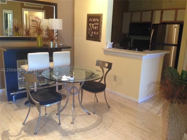 LakeView Club, 2880 N Oakland Forest Dr #313, Oakland Park, Florida 33309, image 3
