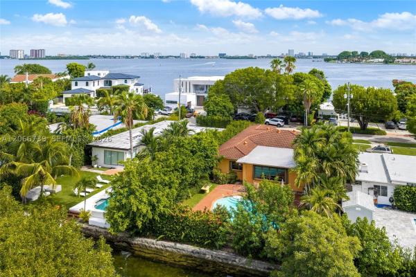 Biscayne Point, 1860 Cleveland Rd, Miami Beach, Florida 33141, image 3