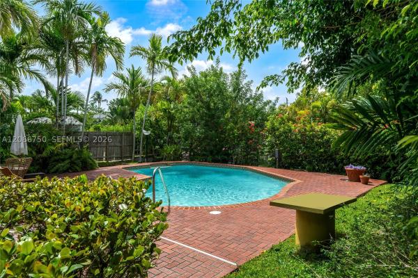 Biscayne Point, 1860 Cleveland Rd, Miami Beach, Florida 33141, image 1