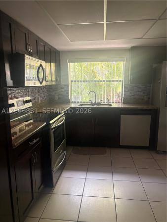 17919 NW 66th Ct, Hialeah, Florida 33015, image 2