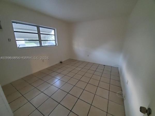 North Miami, Florida 33161, image 1