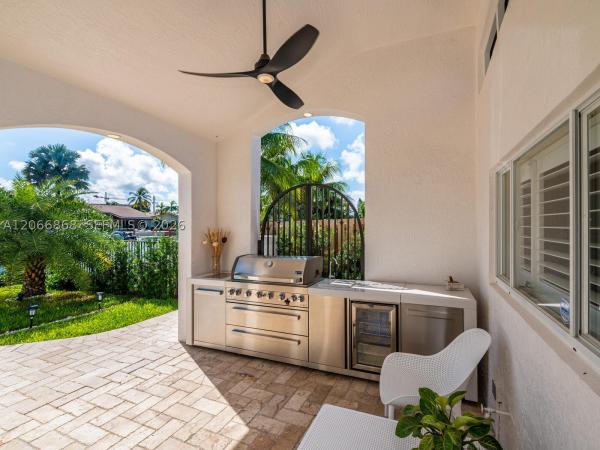 Lauder Gate Isles, 2118 NE 15th St, Fort Lauderdale, Florida 33304, image 2
