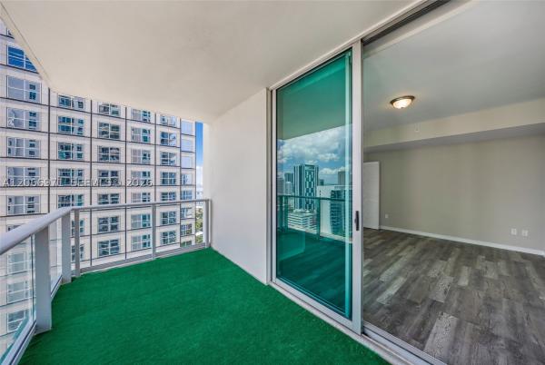 Met 1, 300 S Biscayne Blvd #T-2911, Miami, Florida 33131, image 3