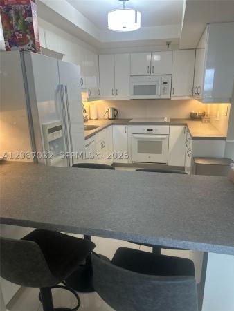 Waterview 2, 20515 E Country Club Dr #747, Aventura, Florida 33180, image 3