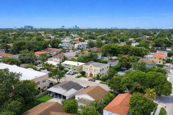 Renno, 915 SW 9th Ct, Miami, Florida 33130, image 1