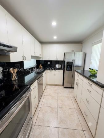 8065 SW 107th Ave #201, Unincorporated Dade County, Florida 33173, image 2