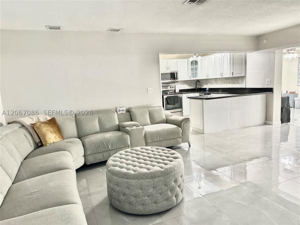 Lake Forest, 4580 SW 39th St, West Park, Florida 33023, image 3
