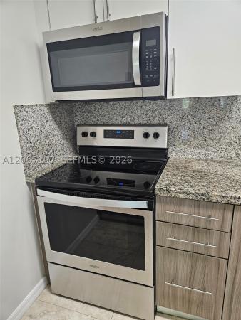Villas Of Miami Lakes, 7470 Miami Lakes Dr #B-208, Miami Lakes, Florida 33014, image 2