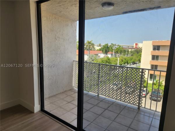8075 NW 7th St #420, Unincorporated Dade County, Florida 33126, image 3