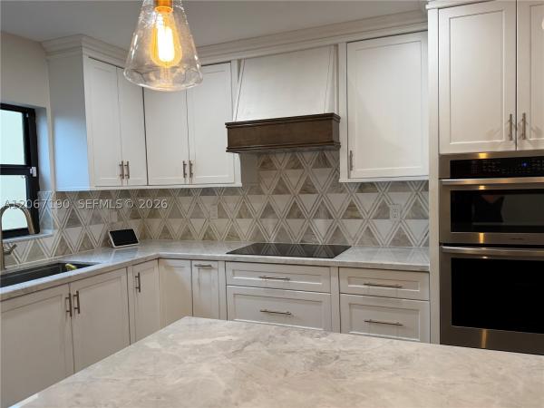 Loch Lomond East, 16022 Kilmarnock Dr, Miami Lakes, Florida 33014, image 2