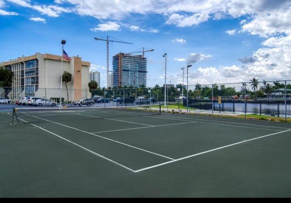 De Soto Park South, 2000 Atlantic Shores Blvd #111, Hallandale Beach, Florida 33009, image 2