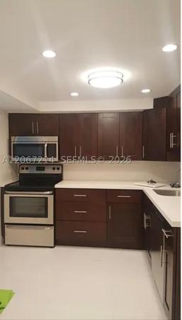 De Soto Park South, 2000 Atlantic Shores Blvd #111, Hallandale Beach, Florida 33009, image 1