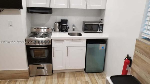 Hollywood South Side, 1858 Dewey St #1-9, Hollywood, Florida 33020, image 3