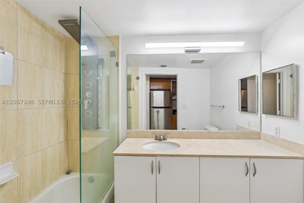 Opera Tower, 1750 N Bayshore Dr #3207, Miami, Florida 33132, image 1