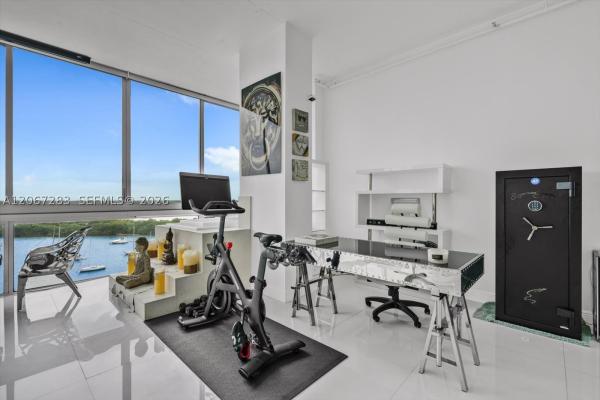 Space 01, 7934 West Dr #904, North Bay Village, Florida 33141, image 1