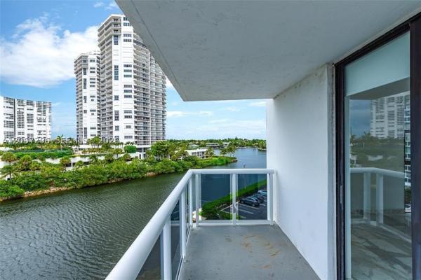 Waterview 1, 20505 E Country Club Dr #533, Aventura, Florida 33180, image 3