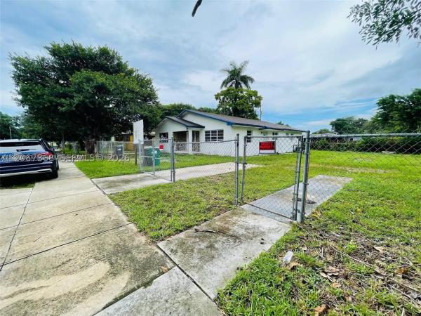 1390 NW 101st St #1388, Unincorporated Dade County, Florida 33147, image 2
