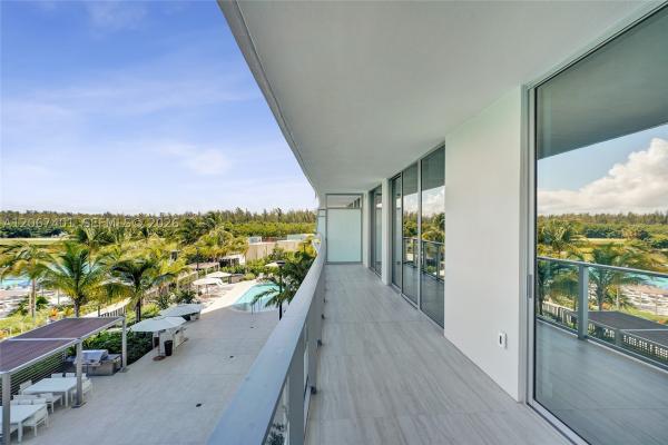 2411 Laguna Cir #208, Miami, Florida 33181, image 3