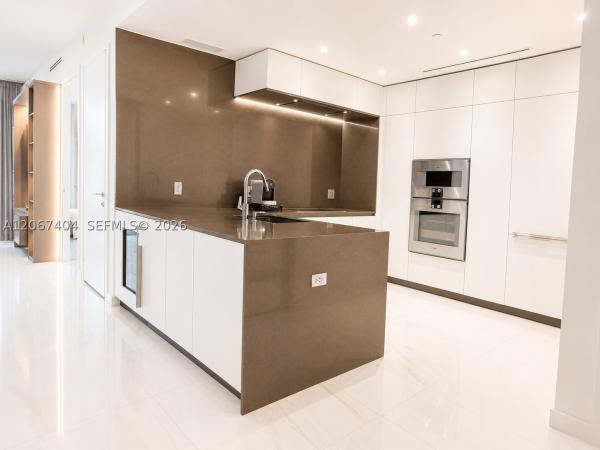 300 Biscayne Boulevard Way #2609W, Miami, Florida 33131, image 2