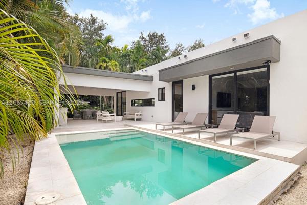 Biscayne Lawn, 1015 NE 114th St, Biscayne Park, Florida 33161, image 2