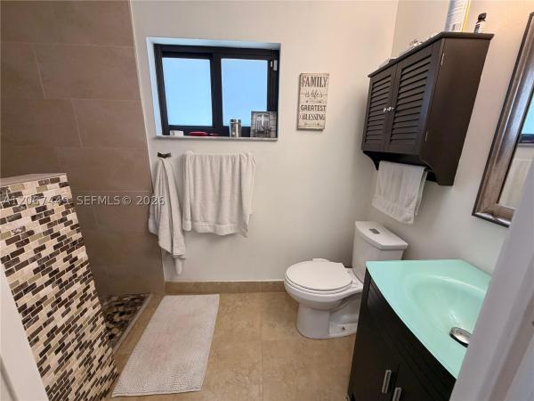 6641 NW 174th Ter, Hialeah, Florida 33015, image 2