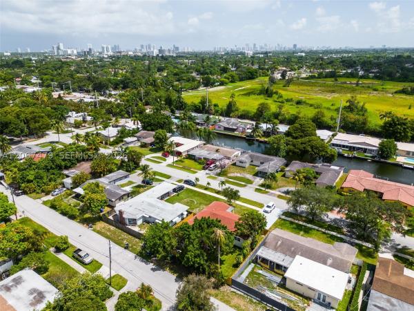 Sunset Isles, 2819 Cleveland St, Hollywood, Florida 33020, image 2