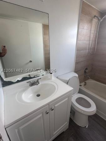 20735 NE 8th Ct #101-12, Unincorporated Dade County, Florida 33179, image 2